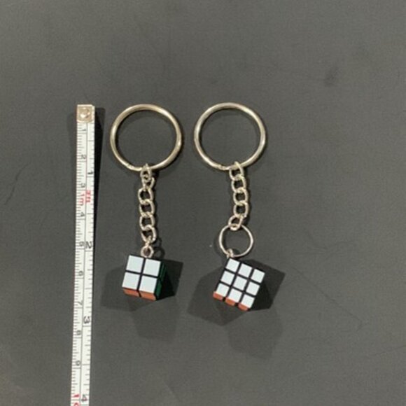Rubik’s Cube Keychain – Pocket-Sized Puzzle Fun (2x2 & 3x3) - Picture 6 of 6